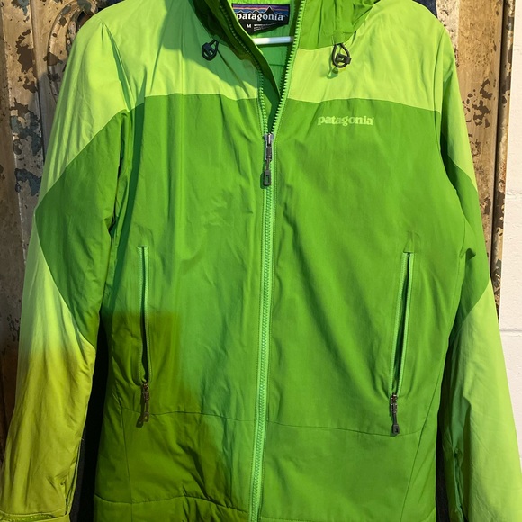 Green Patagonia Jacket - Women’s - Size M - Picture 3 of 3